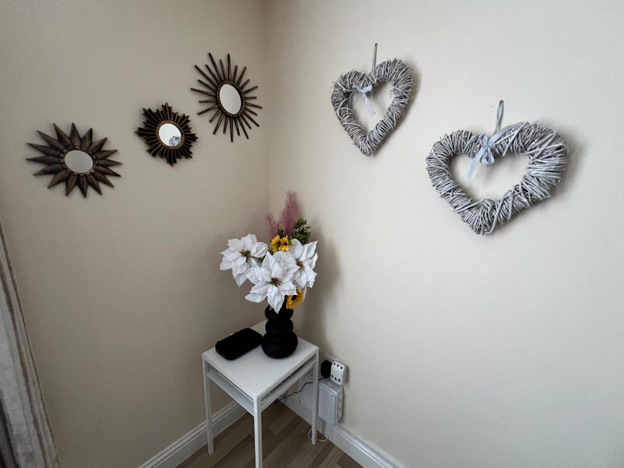 Glastonbury High Street Sanctuary- 2 Bd, Sleeps 4 Eksteriør billede